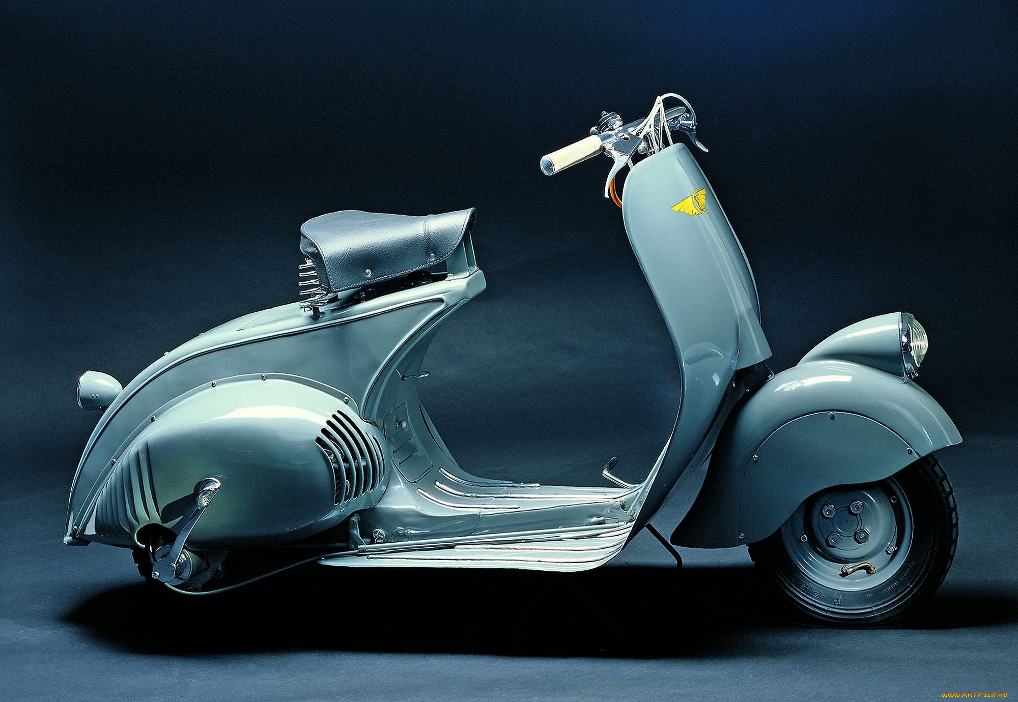 Первый скутер. Веспа скутер 1946. Ретро скутер фото. 4 Моторные Пьяджио Италия.